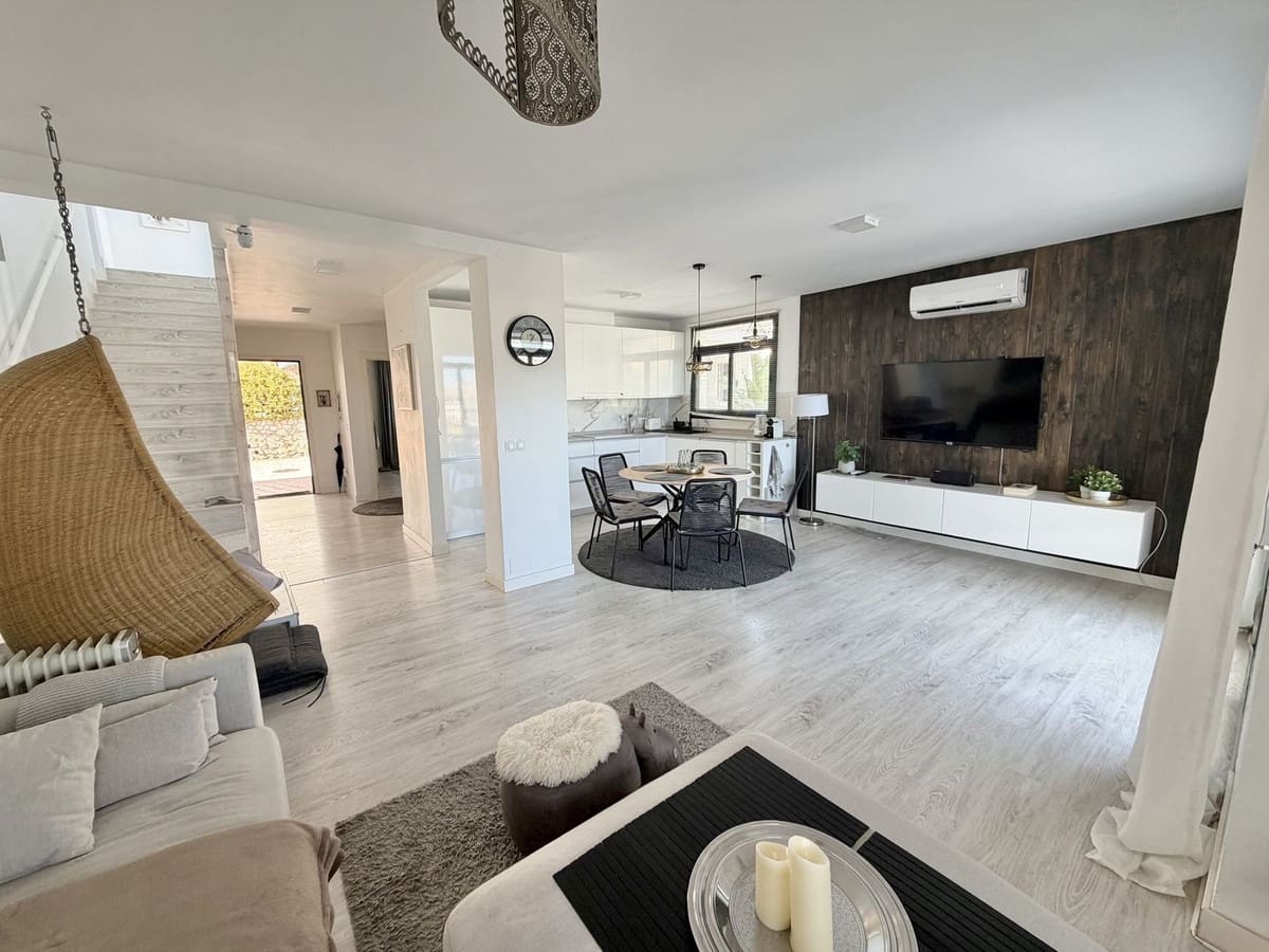 3 quarto Moradia Geminada para venda em Benalmadena com piscina garagem - 590 000 € (Ref: 9470045)