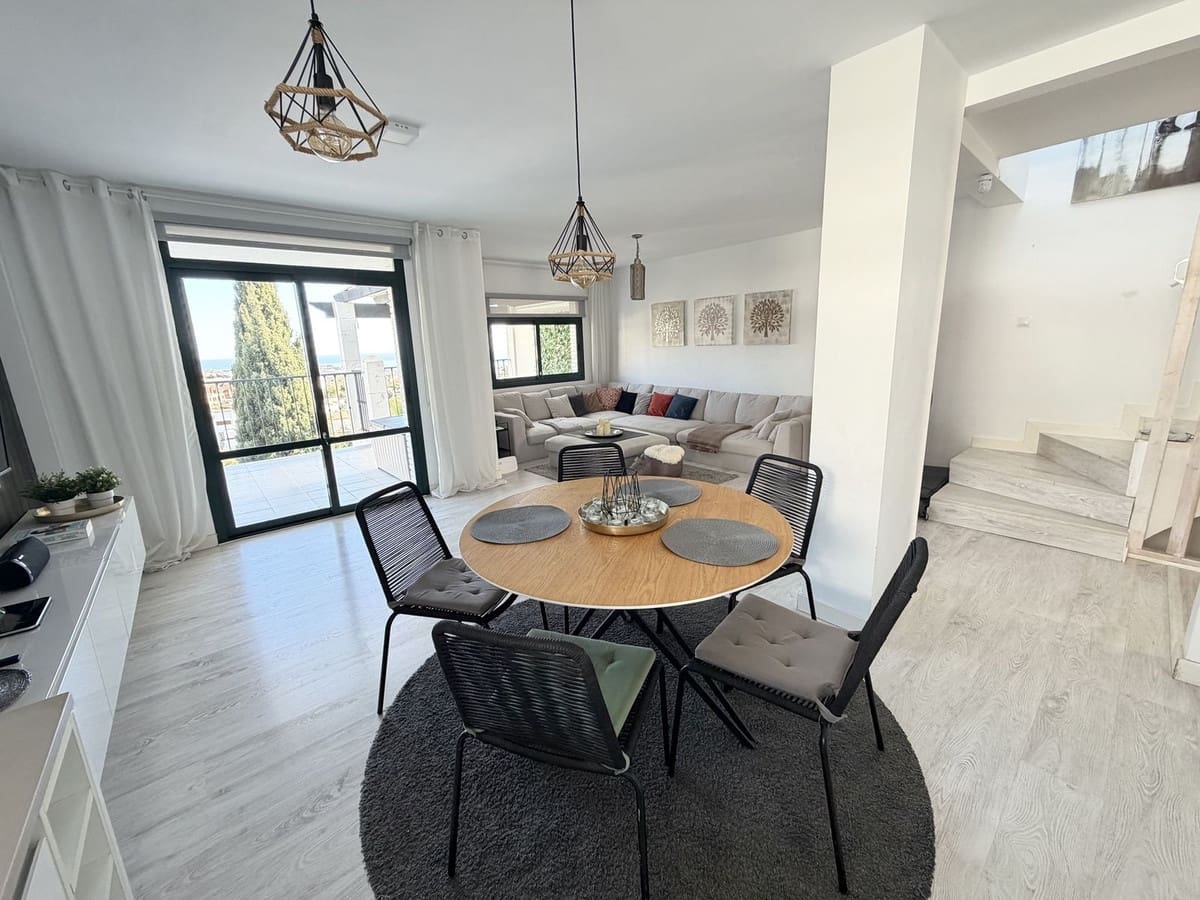 3 quarto Moradia Geminada para venda em Benalmadena com piscina garagem - 590 000 € (Ref: 9470045)