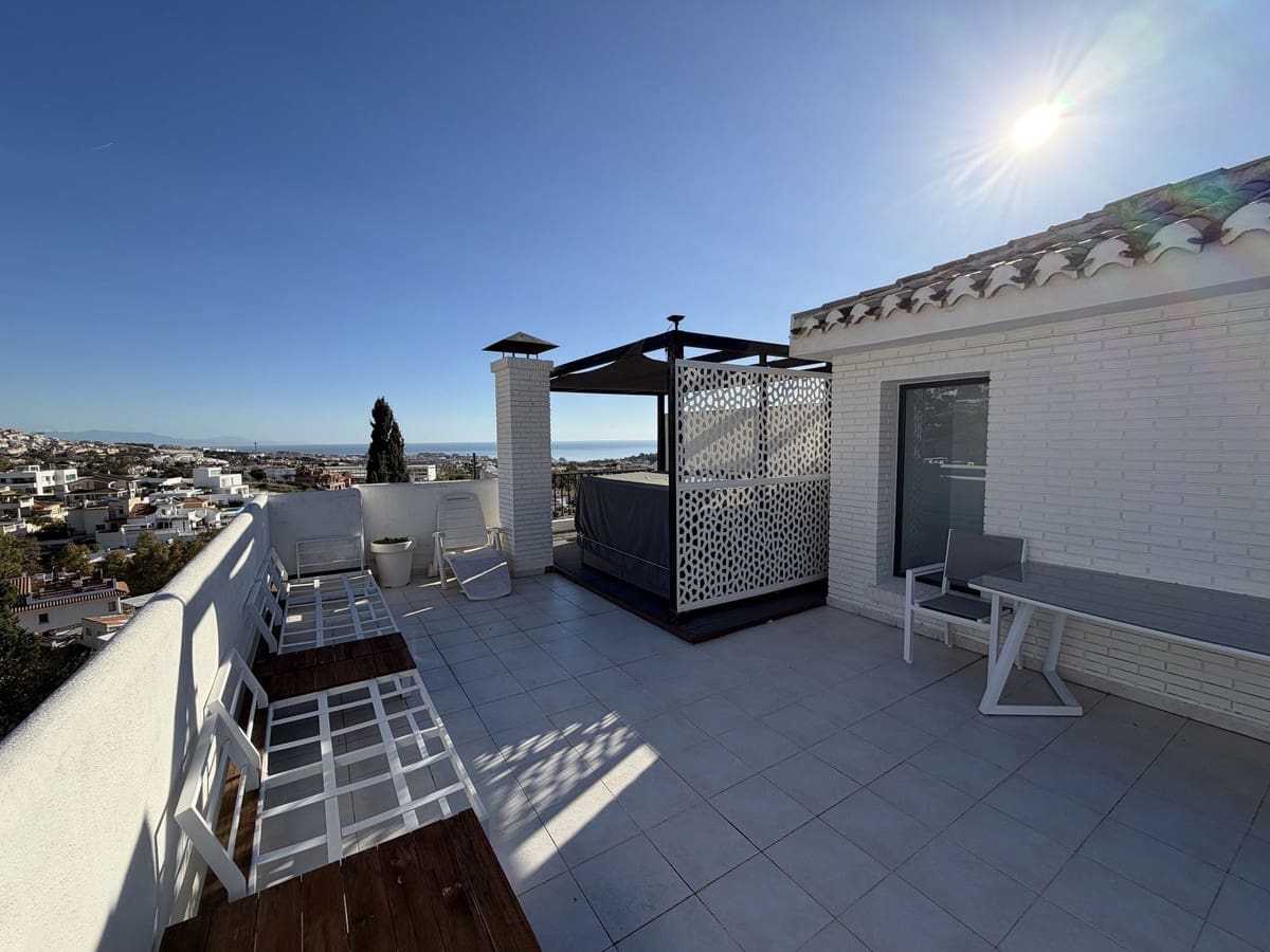 3 quarto Moradia Geminada para venda em Benalmadena com piscina garagem - 590 000 € (Ref: 9470045)