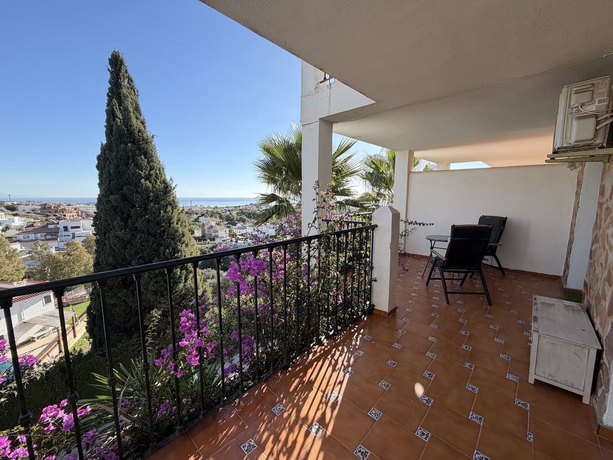 3 quarto Moradia Geminada para venda em Benalmadena com piscina garagem - 590 000 € (Ref: 9470045)