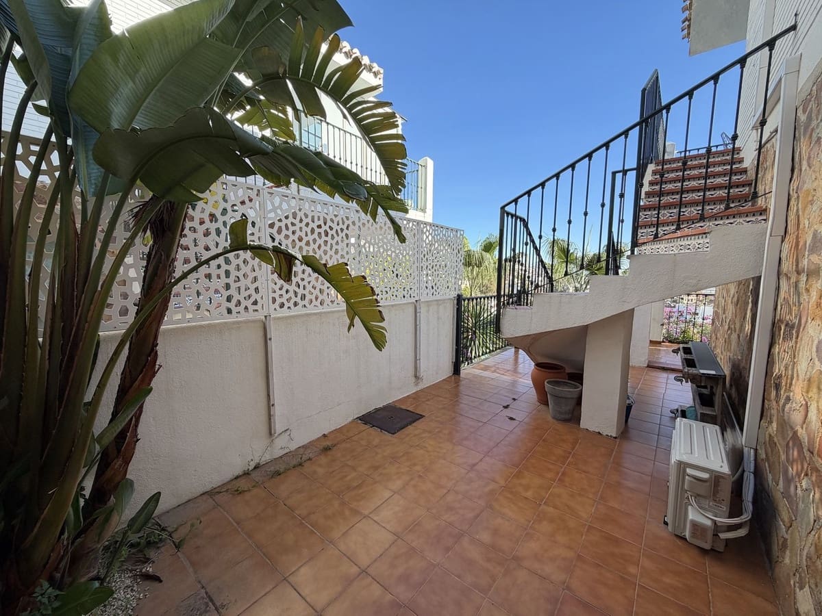 3 quarto Moradia Geminada para venda em Benalmadena com piscina garagem - 590 000 € (Ref: 9470045)