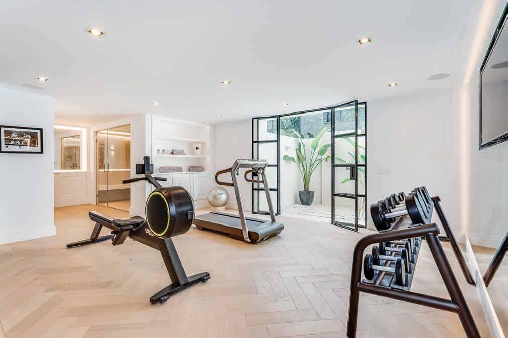 6 bedroom Villa for sale in Marbella with pool garage - € 7,295,000 (Ref: 5798654)