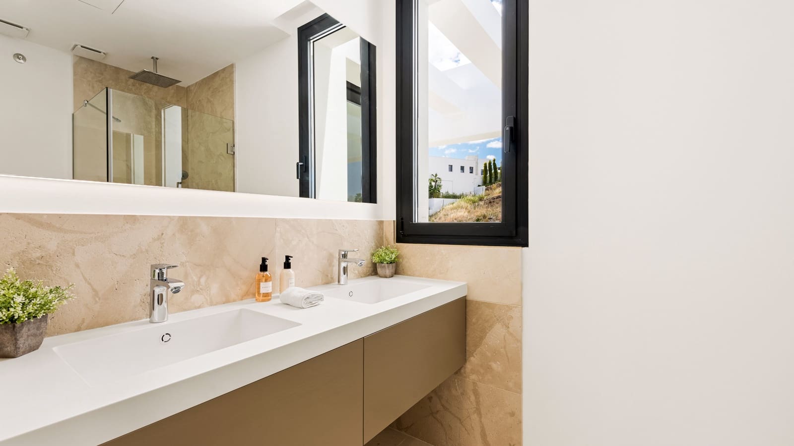 5 Zimmer Villa zu verkaufen in Benahavis mit Pool Garage - 4.595.000 € (Ref: 5799008)