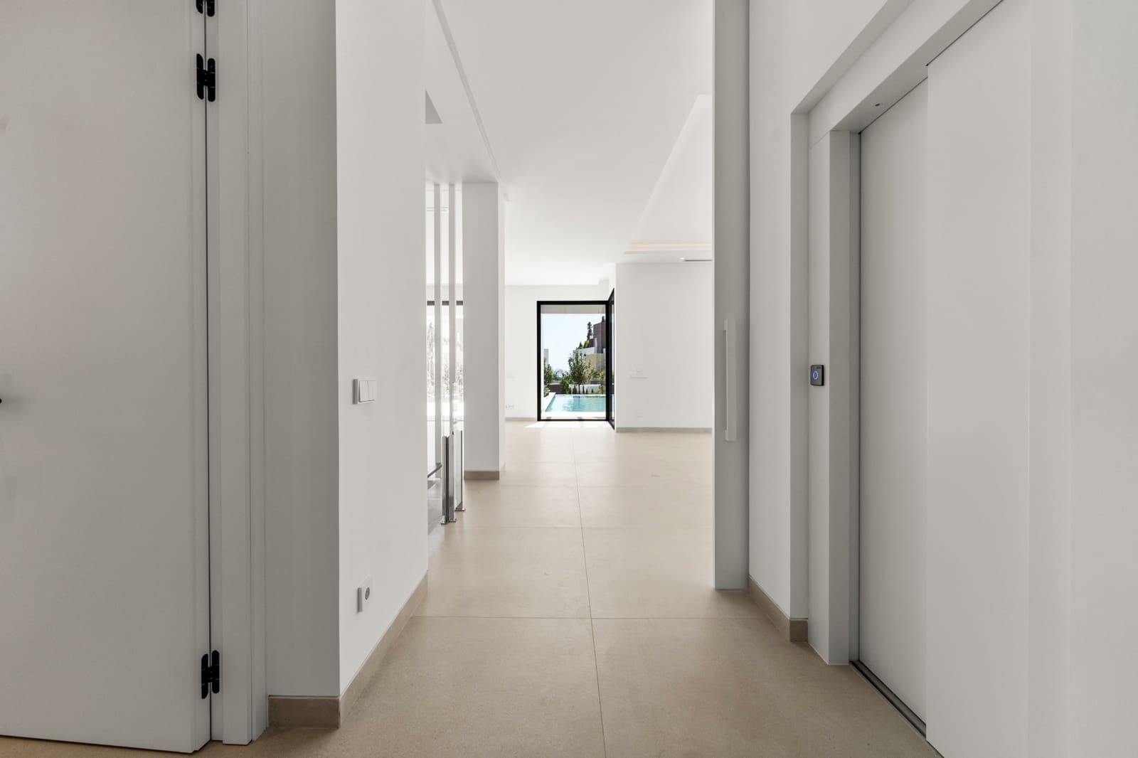 4 chambre Villa/Maison à vendre à Golden Mile avec piscine garage - 4 200 000 € (Ref: 5799099)