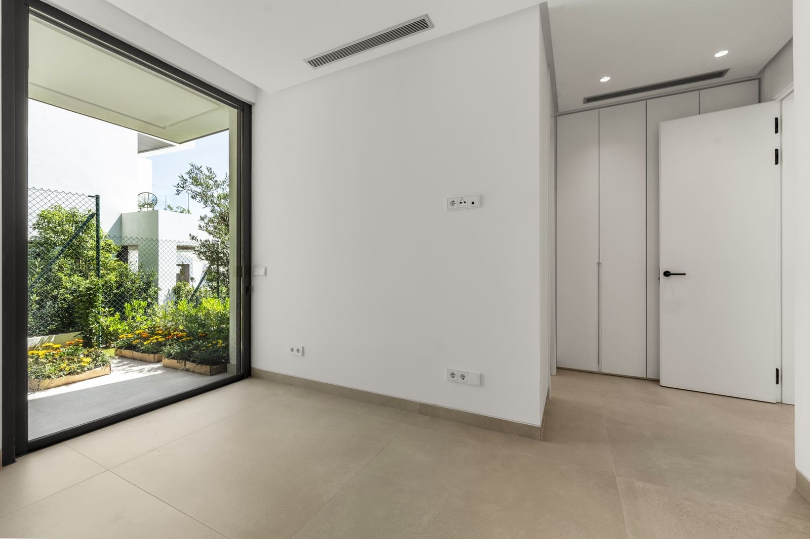 4 chambre Villa/Maison à vendre à Golden Mile avec piscine garage - 4 200 000 € (Ref: 5799099)