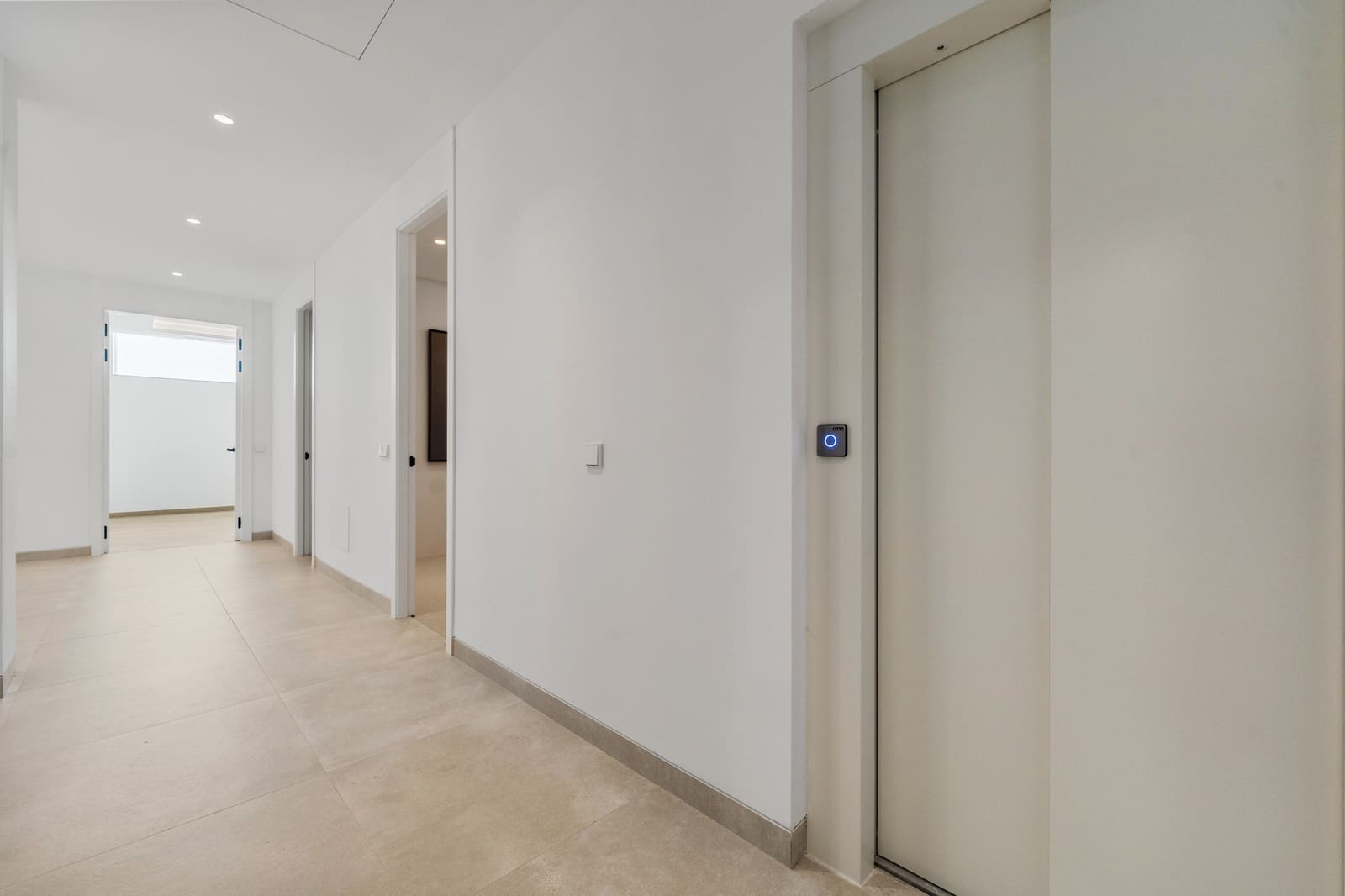 4 chambre Villa/Maison à vendre à Golden Mile avec piscine garage - 4 200 000 € (Ref: 5799099)