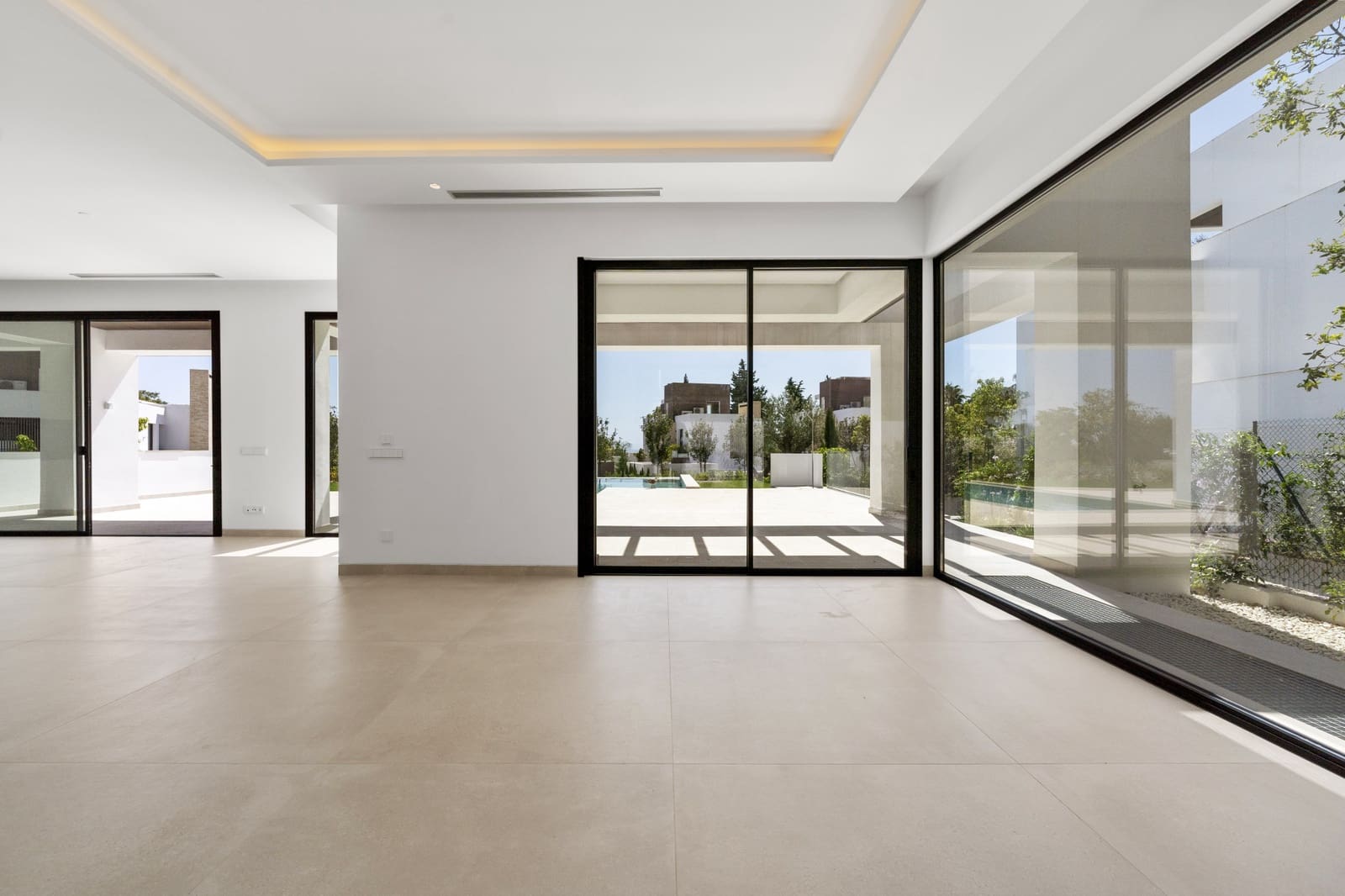 4 chambre Villa/Maison à vendre à Golden Mile avec piscine garage - 4 200 000 € (Ref: 5799099)