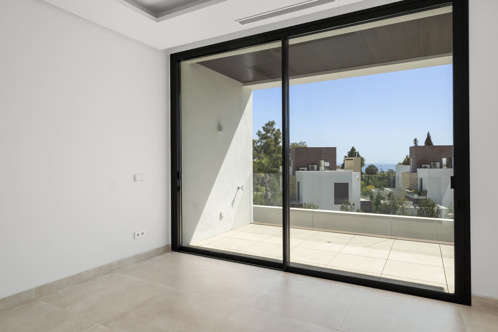 4 chambre Villa/Maison à vendre à Golden Mile avec piscine garage - 4 200 000 € (Ref: 5799099)