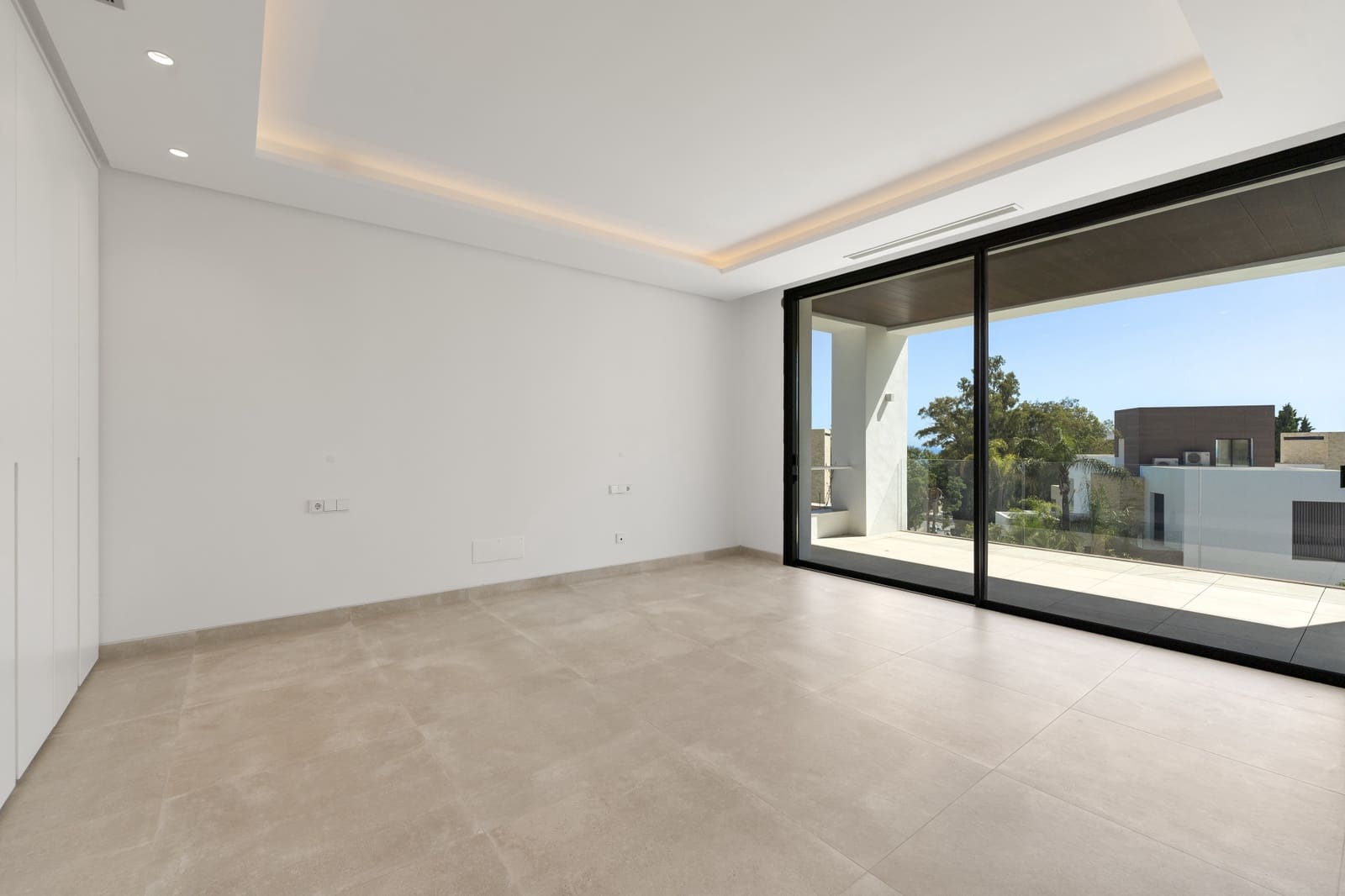 4 chambre Villa/Maison à vendre à Golden Mile avec piscine garage - 4 200 000 € (Ref: 5799099)