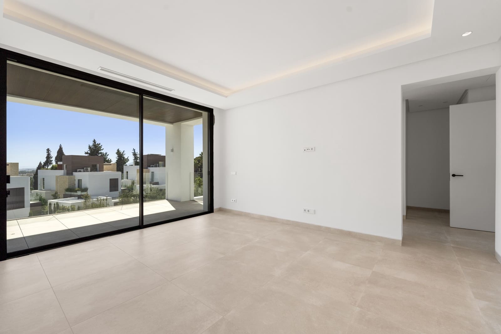 4 chambre Villa/Maison à vendre à Golden Mile avec piscine garage - 4 200 000 € (Ref: 5799099)