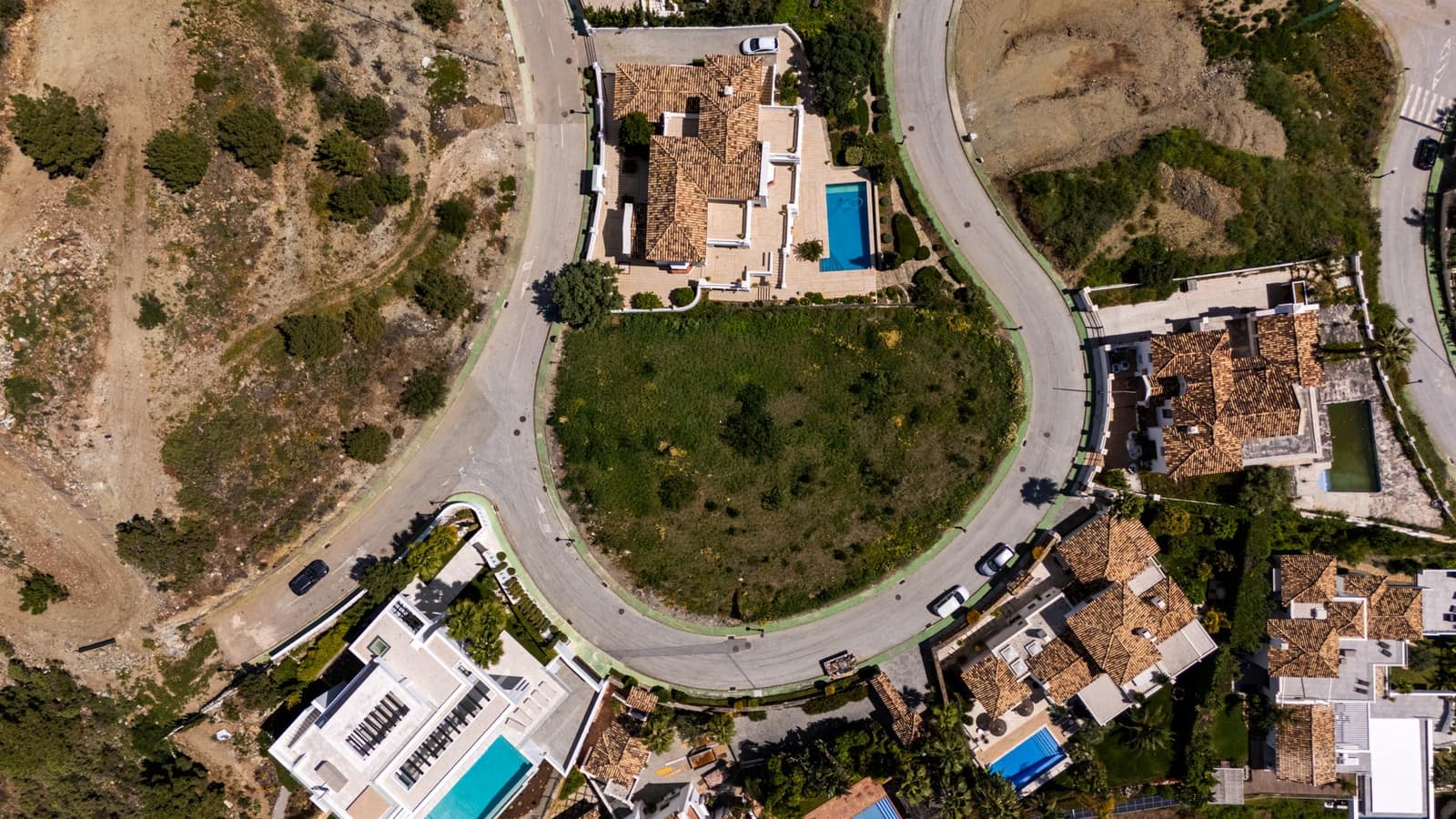 Building Plot for sale in Benahavis - € 1,995,000 (Ref: 5823657)