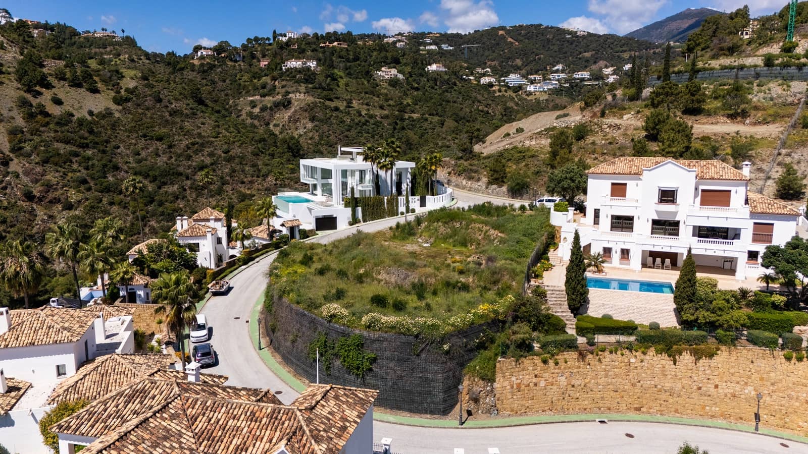 Building Plot for sale in Benahavis - € 1,995,000 (Ref: 5823657)