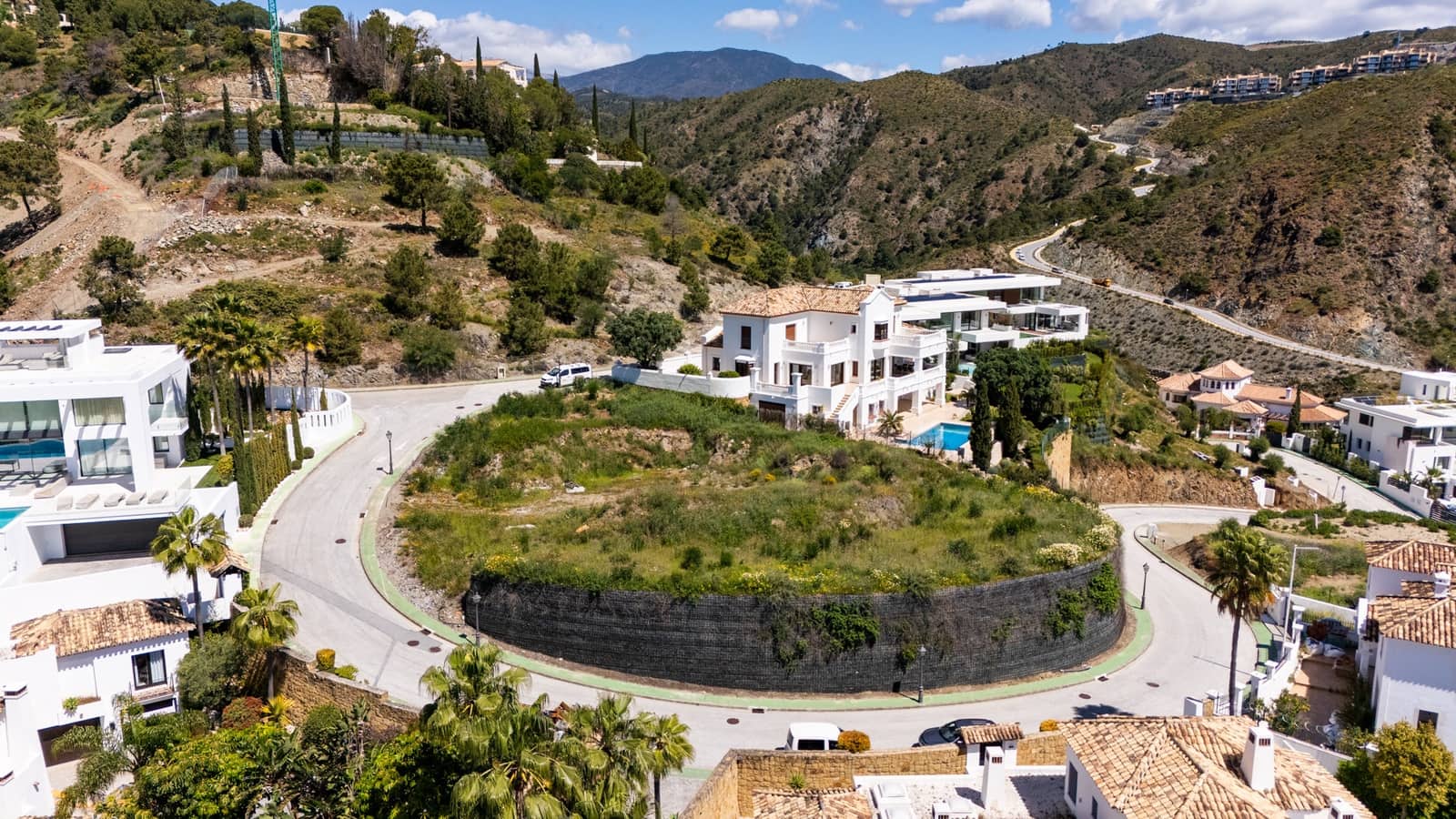 Building Plot for sale in Benahavis - € 1,995,000 (Ref: 5823657)