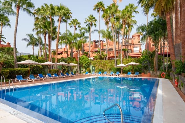 4 Zimmer Haus zu verkaufen in Marbella mit Pool Garage - 2.150.000 € (Ref: 9266721)