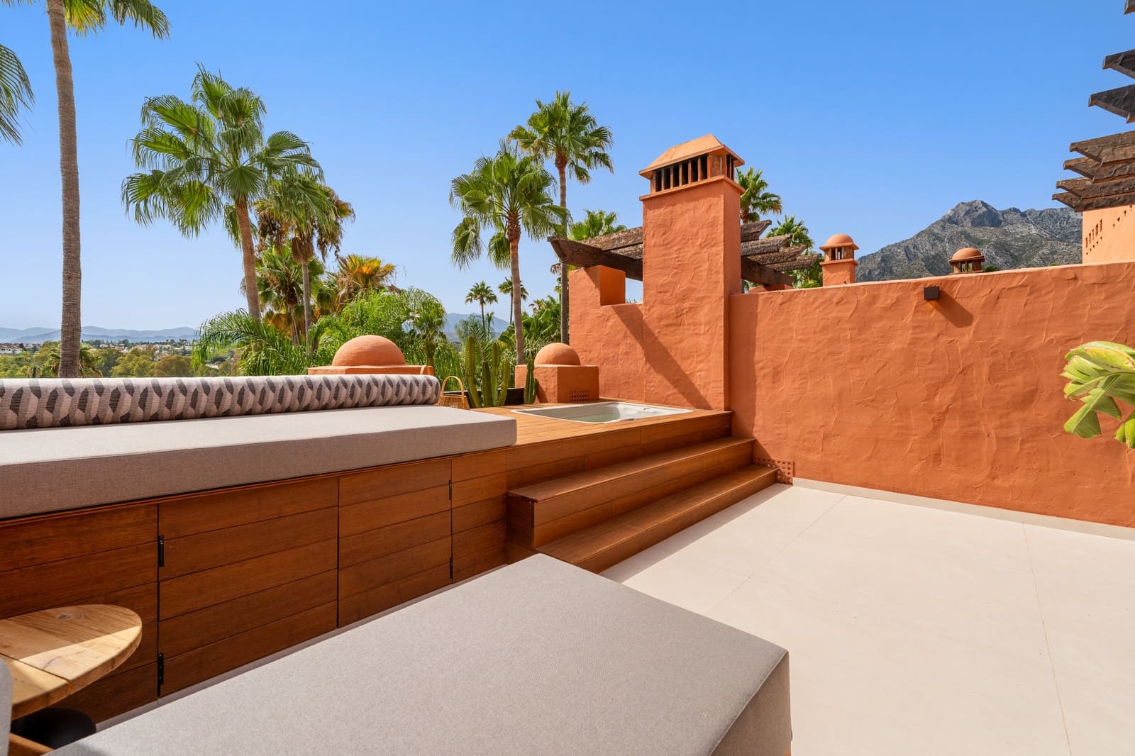 4 Zimmer Haus zu verkaufen in Marbella mit Pool Garage - 2.150.000 € (Ref: 9266721)