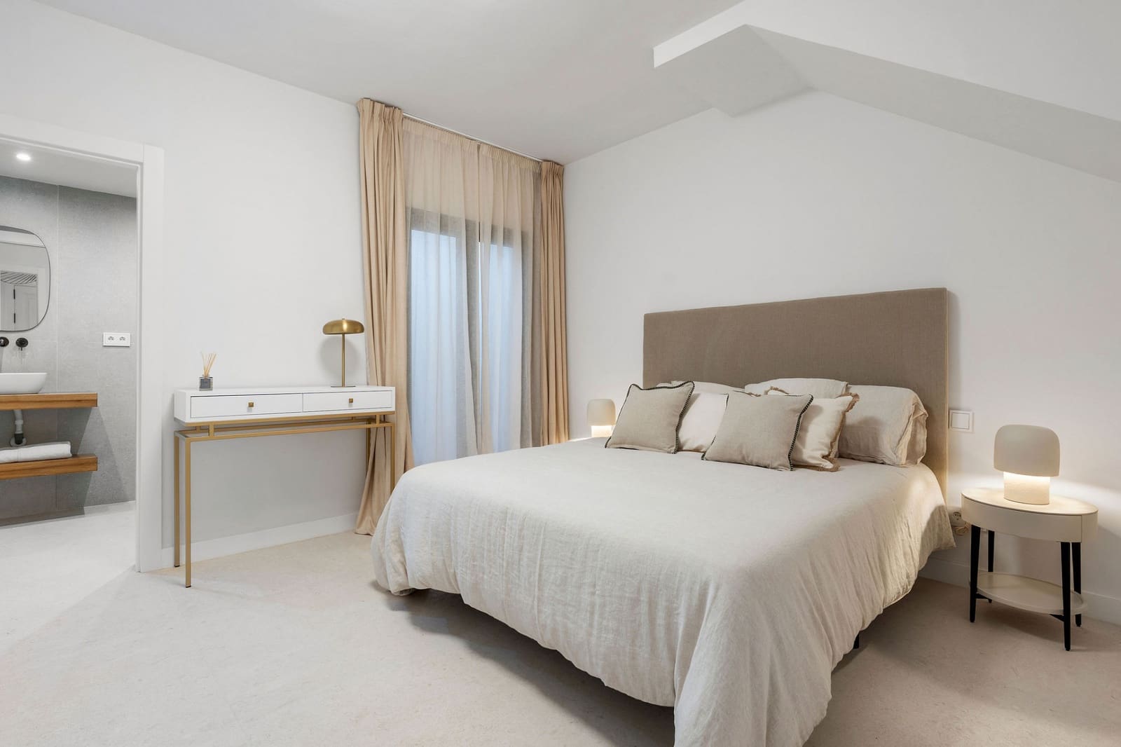 4 bedroom Townhouse for sale in Marbella with pool garage - € 1,850,000 (Ref: 9266727)