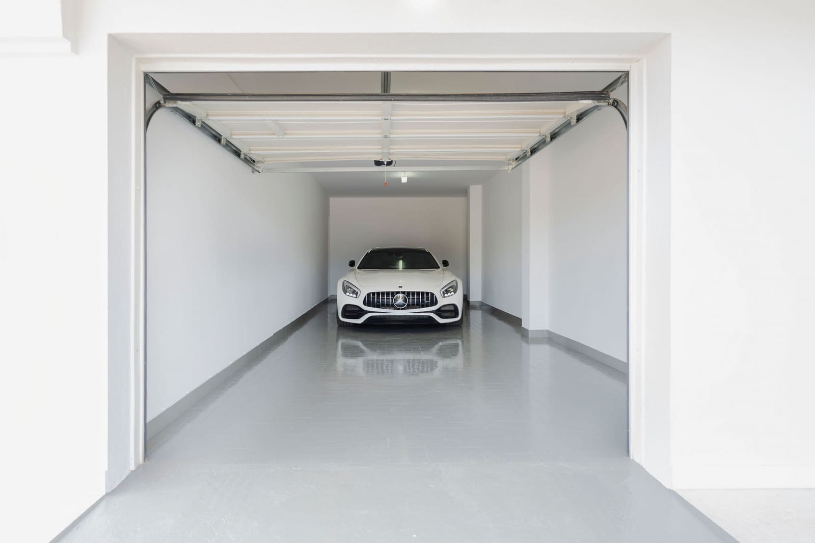 4 bedroom Townhouse for sale in Marbella with pool garage - € 1,850,000 (Ref: 9266727)