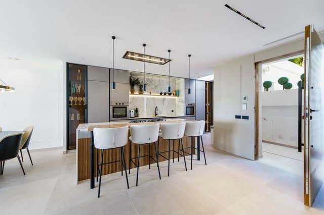 4 chambre Maison de Ville à vendre à La Quinta, Benahavís avec piscine garage - 1 650 000 € (Ref: 9266729)