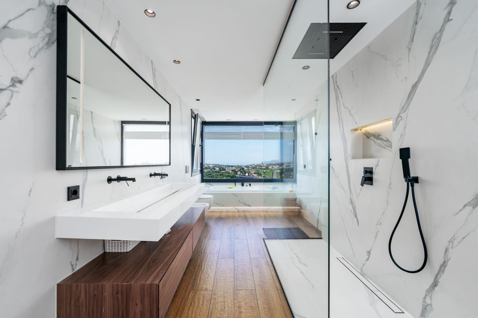 4 chambre Maison de Ville à vendre à La Quinta avec piscine garage - 1 650 000 € (Ref: 9266729)