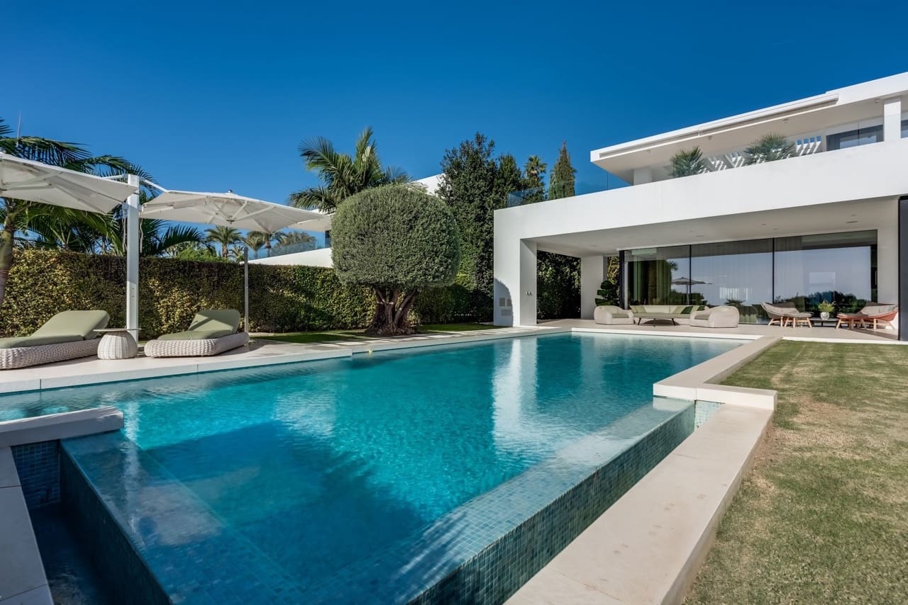 5 soverom Villa til salgs i Marbella med svømmebasseng garasje - € 8 695 000 (Ref: 9266732)
