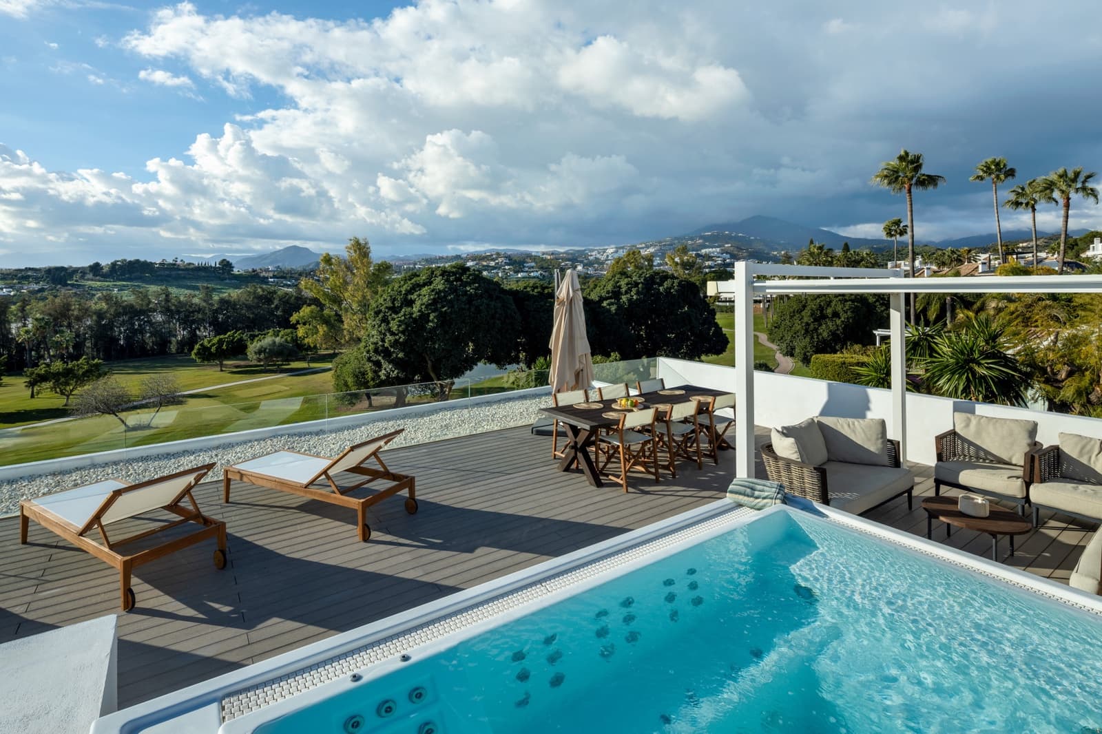 6 bedroom Villa for sale in Nueva Andalucia with pool garage - € 3,995,000 (Ref: 9266734)