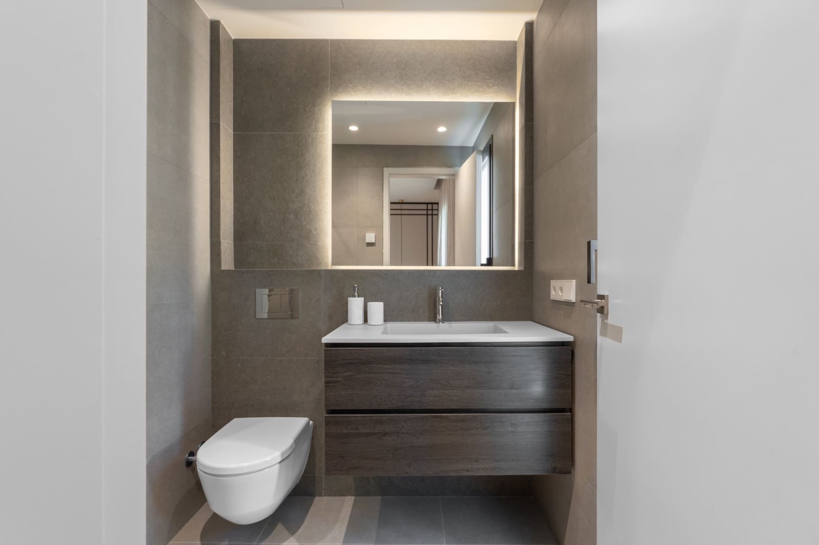 5 sypialnia Willa na sprzedaż w Nueva Andalucia z basenem garażem - 4 695 000 € (Ref: 9266736)