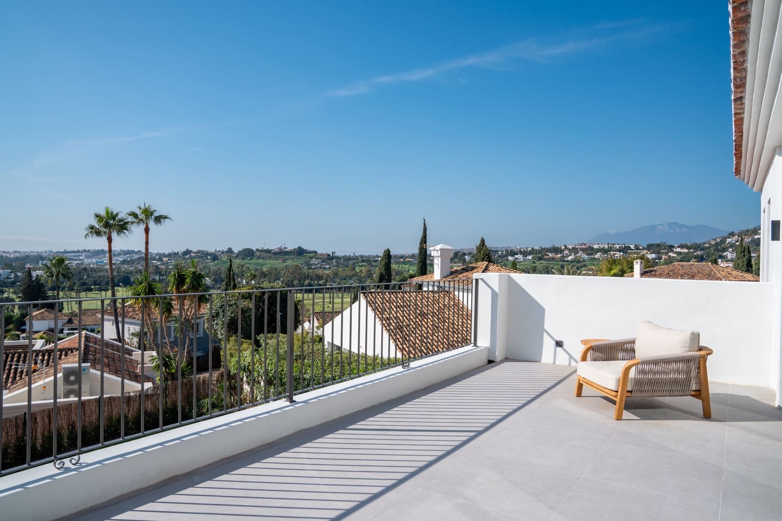 5 sypialnia Willa na sprzedaż w Nueva Andalucia z basenem garażem - 4 695 000 € (Ref: 9266736)