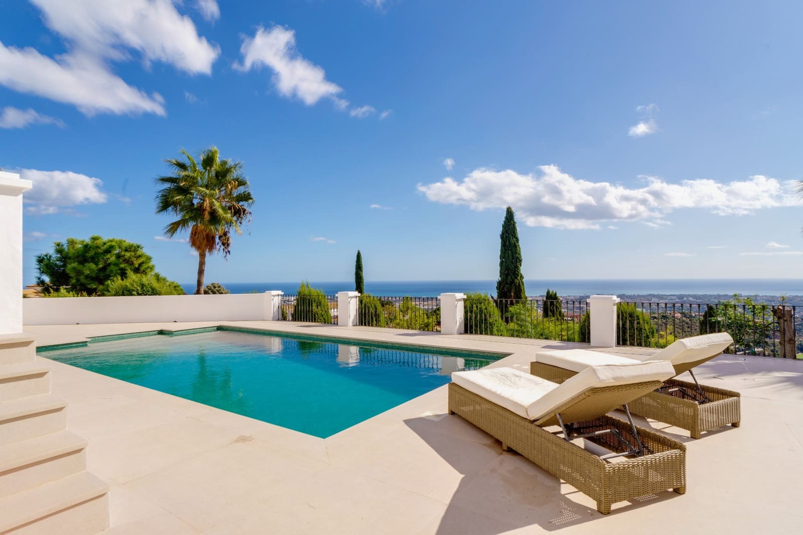 5 makuuhuone Huvila myytävänä paikassa El Madronal mukana uima-altaan 
autotalli - 5 495 000 € (Ref: 9266741)