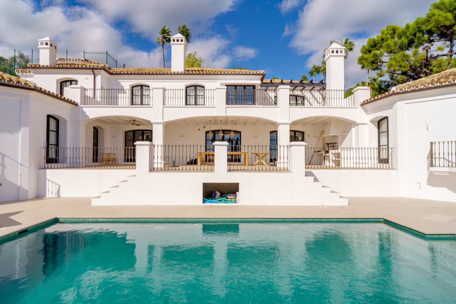 5 makuuhuone Huvila myytävänä paikassa El Madronal mukana uima-altaan 
autotalli - 5 495 000 € (Ref: 9266741)