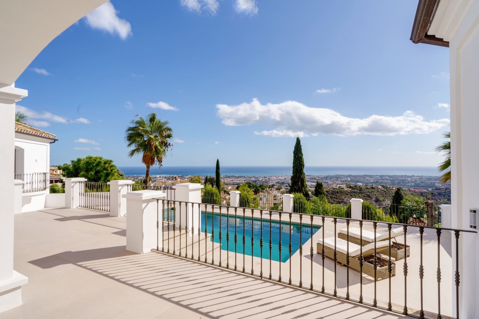 5 makuuhuone Huvila myytävänä paikassa El Madronal mukana uima-altaan 
autotalli - 5 495 000 € (Ref: 9266741)