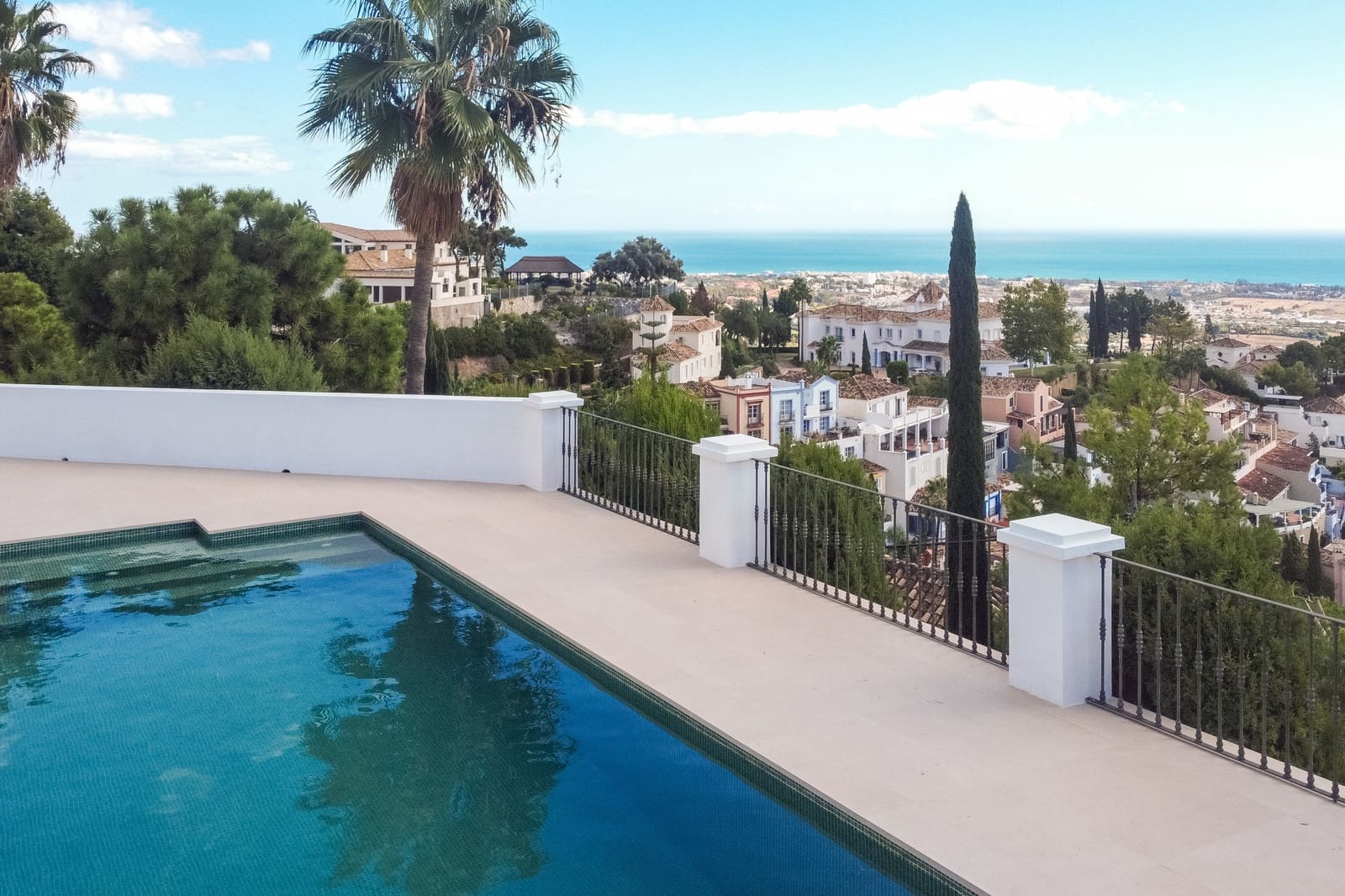 5 makuuhuone Huvila myytävänä paikassa El Madronal mukana uima-altaan 
autotalli - 5 495 000 € (Ref: 9266741)