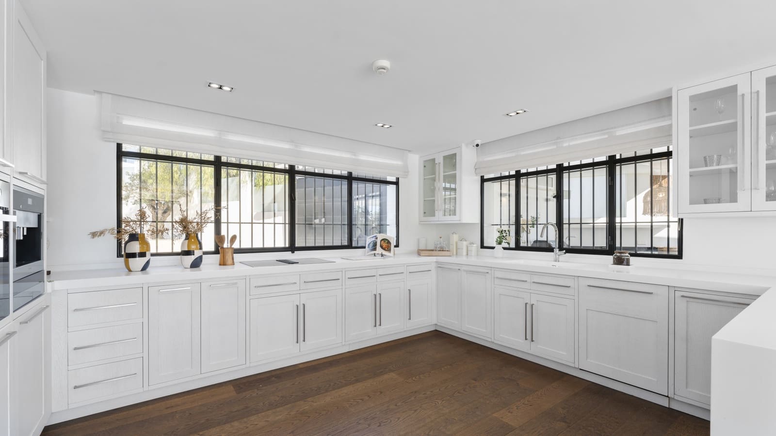 7 soveværelse Villa til salg i Nueva Andalucia med swimmingpool garage - € 6.450.000 (Ref: 9266743)