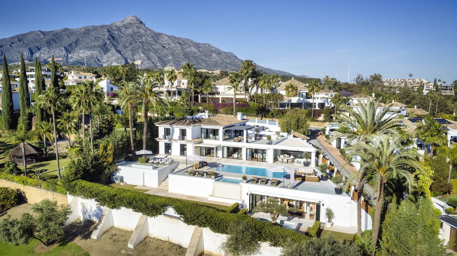 7 soveværelse Villa til salg i Nueva Andalucia med swimmingpool garage - € 6.450.000 (Ref: 9266743)