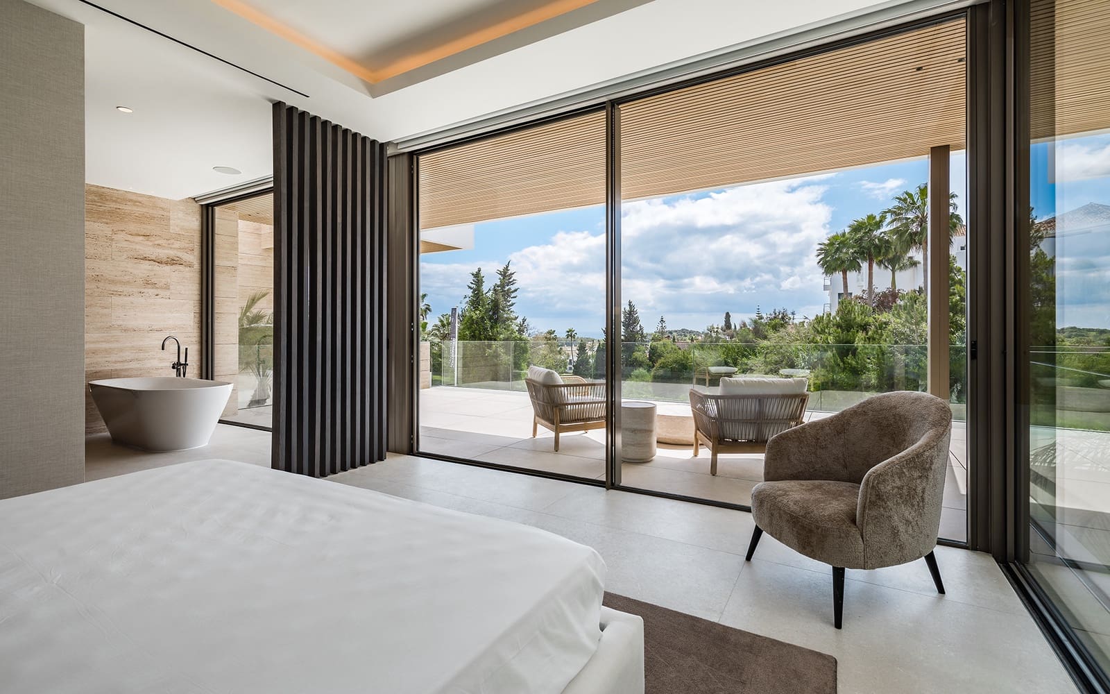 5 bedroom Villa for sale in Benahavis with pool garage - € 4,990,000 (Ref: 9266759)