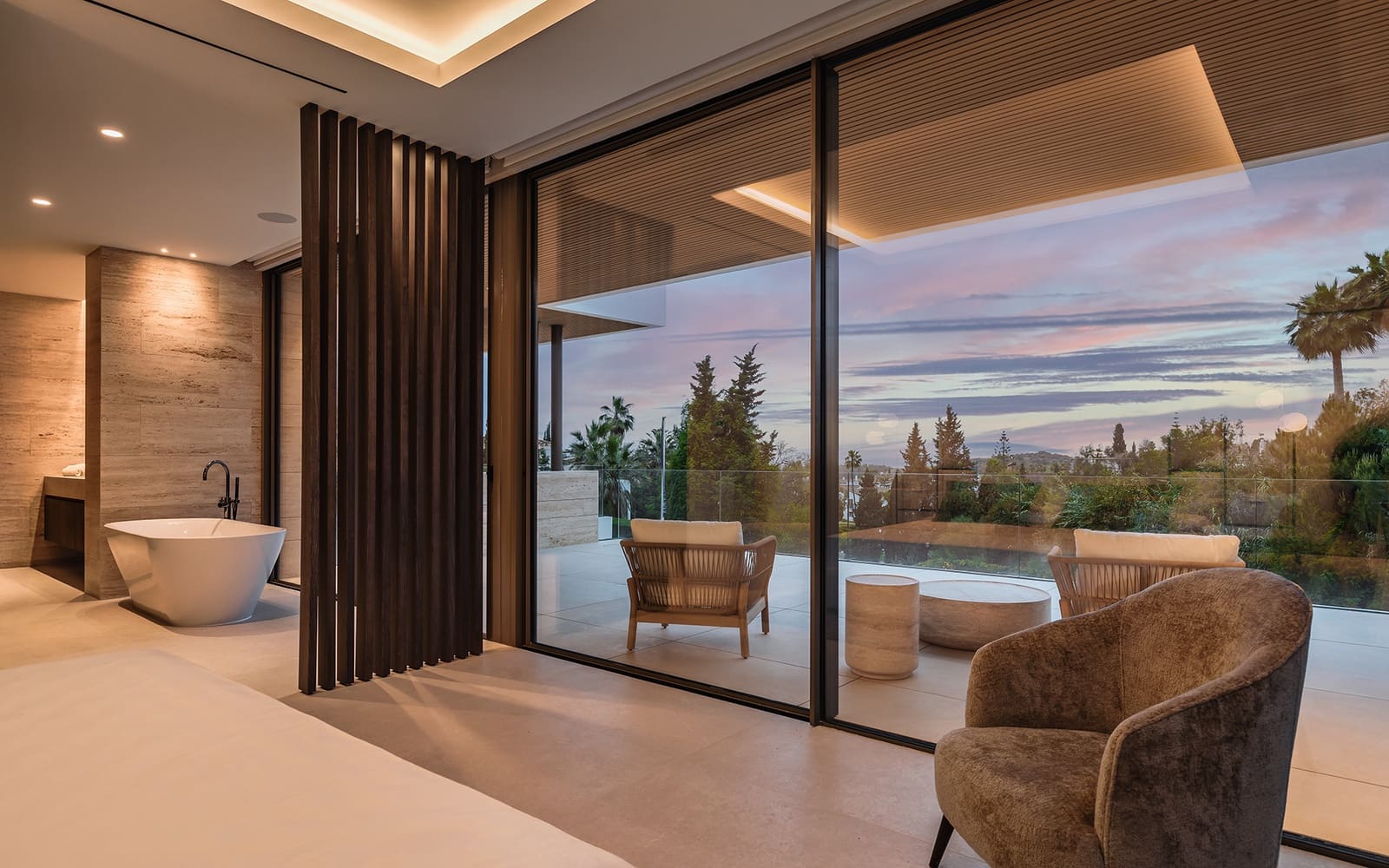 5 bedroom Villa for sale in Benahavis with pool garage - € 4,990,000 (Ref: 9266759)