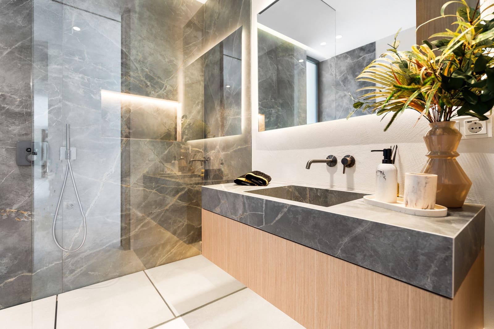 6 soverom Villa til salgs i Marbella med svømmebasseng garasje - € 8 750 000 (Ref: 9266760)