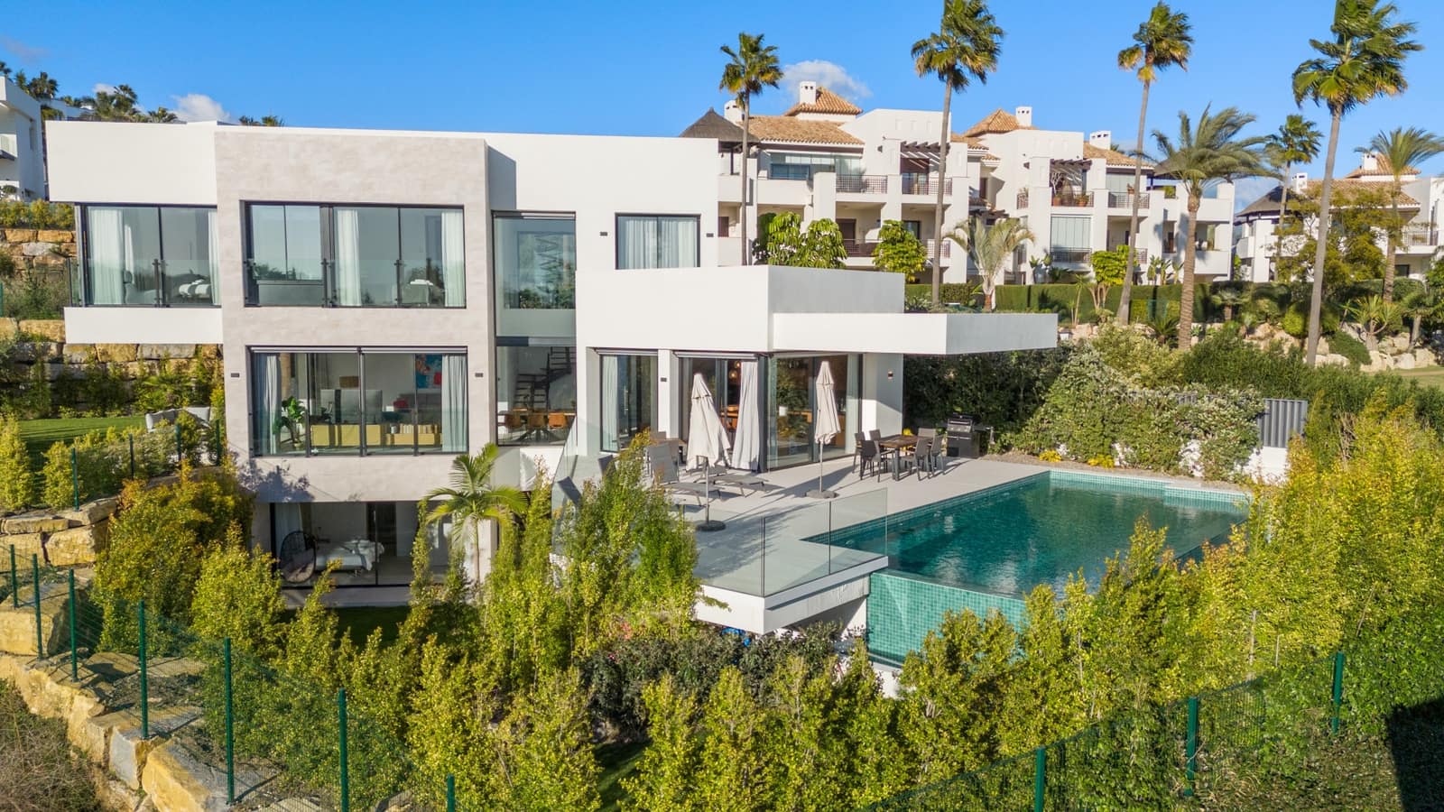 4 sypialnia Willa na sprzedaż w Benahavis z basenem garażem - 2 100 000 € (Ref: 9266763)