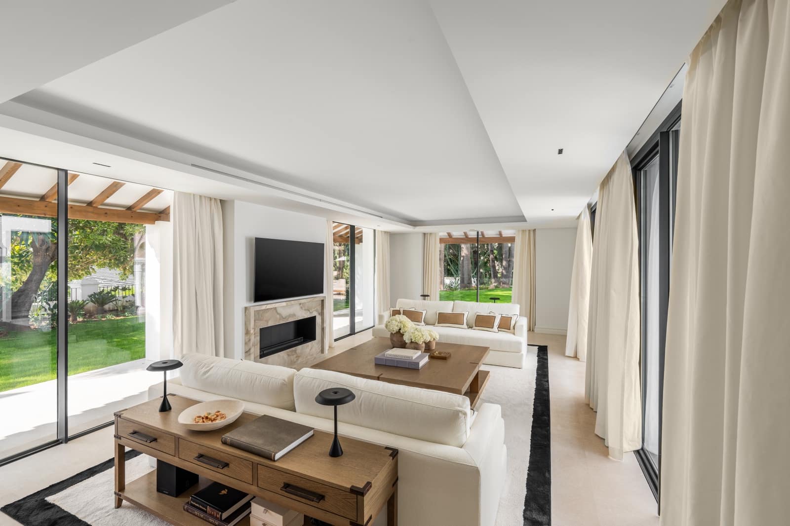 5 bedroom Villa for sale in Marbella with pool garage - € 8,950,000 (Ref: 9266764)