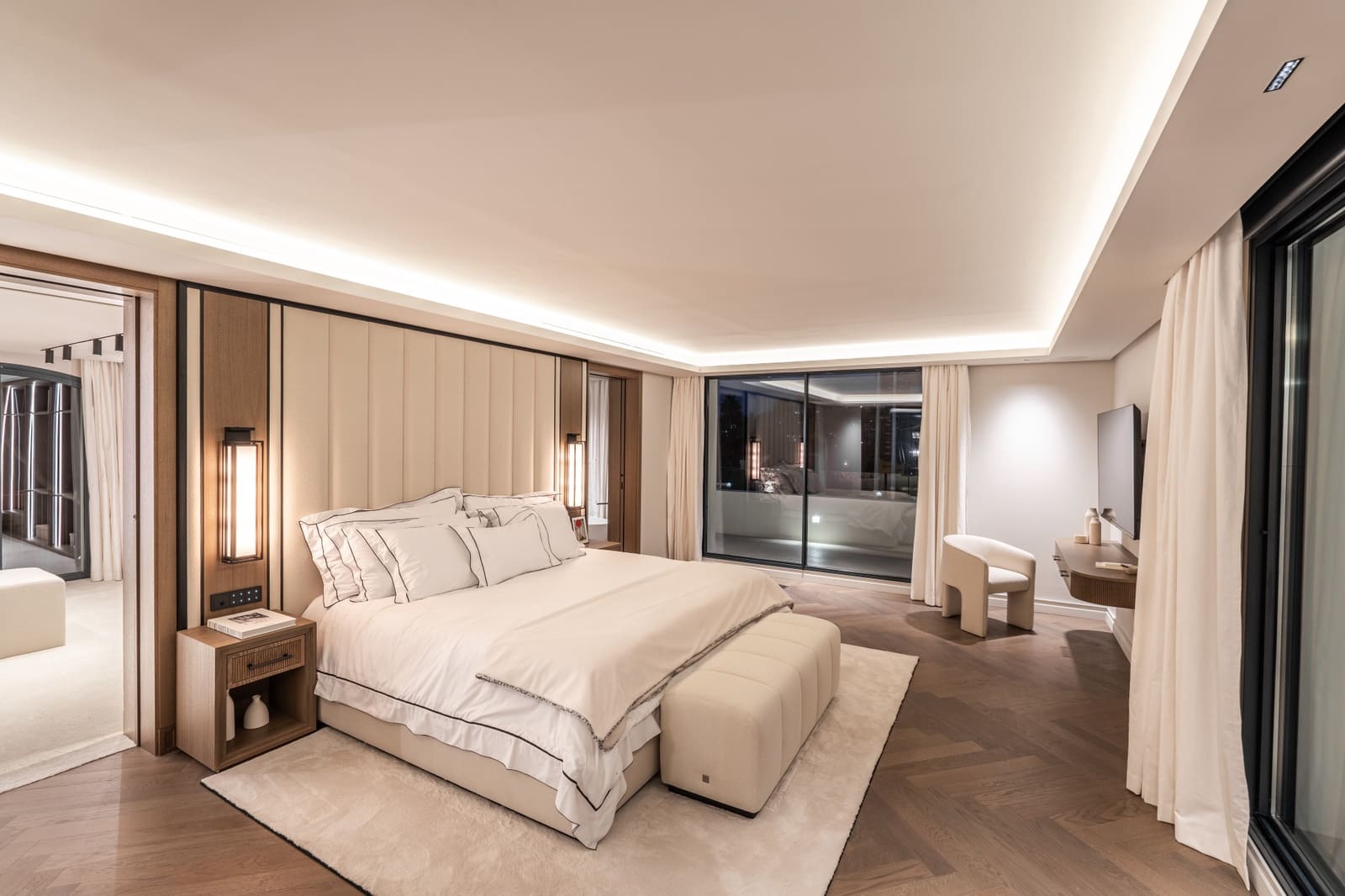 5 bedroom Villa for sale in Marbella with pool garage - € 8,950,000 (Ref: 9266764)