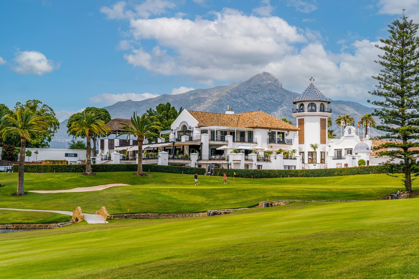 5 bedroom Villa for sale in Marbella with pool garage - € 10,950,000 (Ref: 9266766)