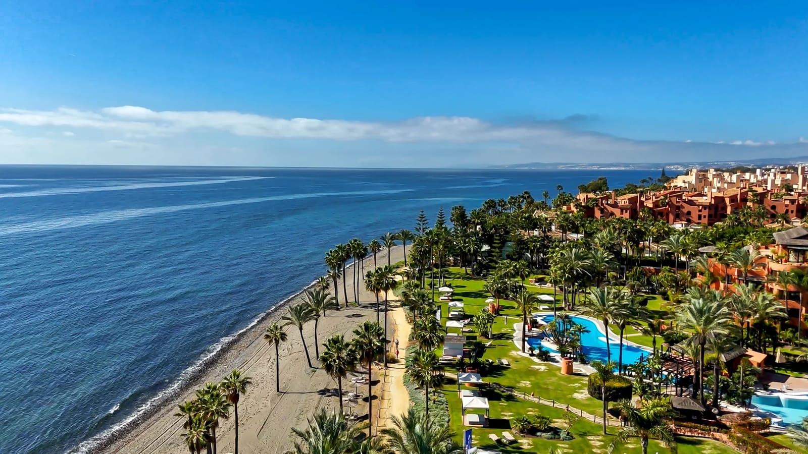 Chalet de 5 habitaciones en Nueva Andalucia en venta con piscina garaje - 3.495.000 € (Ref: 9266767)