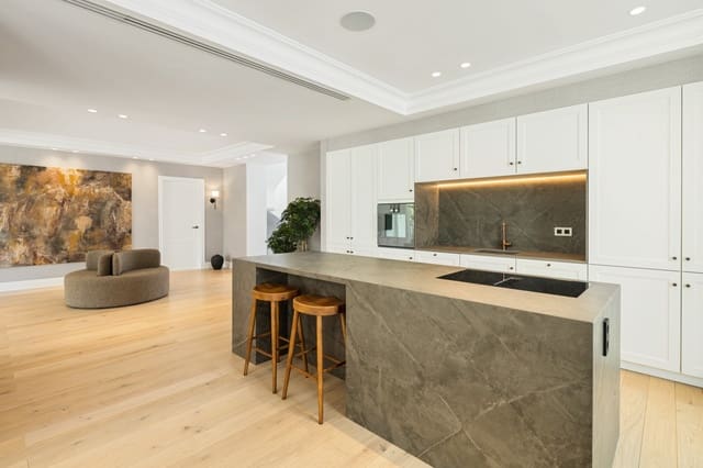 Chalet de 5 habitaciones en Nueva Andalucia, Marbella en venta con piscina garaje - 8.595.000 € (Ref: 9266768)