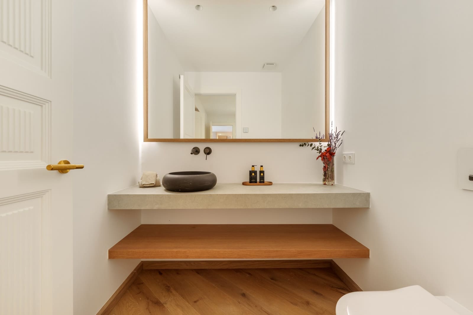 5 bedroom Villa for sale in La Quinta with pool garage - € 8,750,000 (Ref: 9266774)