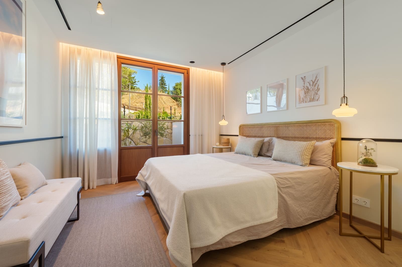 5 bedroom Villa for sale in La Quinta with pool garage - € 8,750,000 (Ref: 9266774)