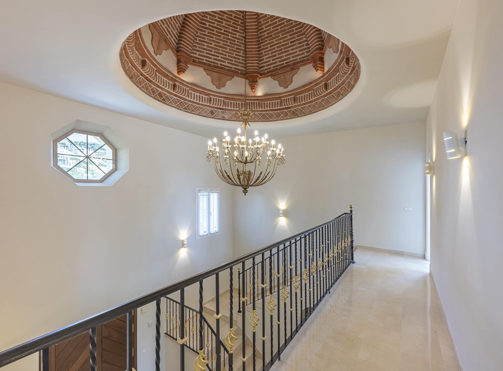 5 Zimmer Villa zu verkaufen in Benahavis mit Pool Garage - 2.895.000 € (Ref: 9266777)