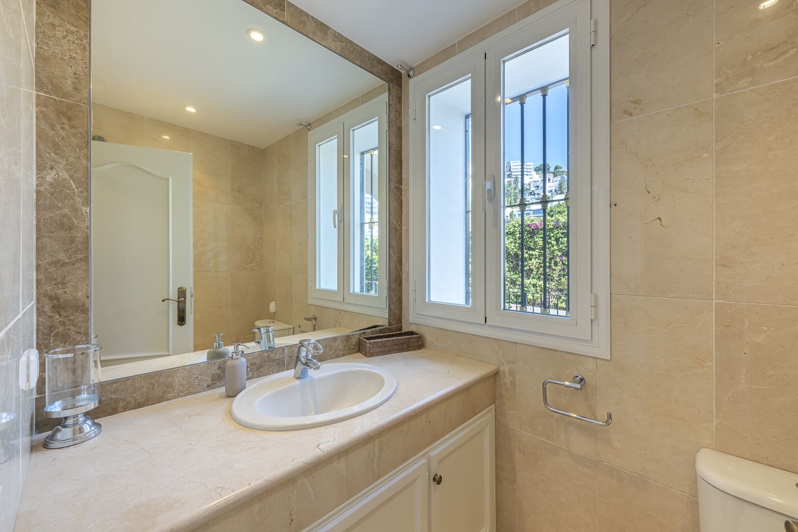 5 Zimmer Villa zu verkaufen in Benahavis mit Pool Garage - 2.895.000 € (Ref: 9266777)