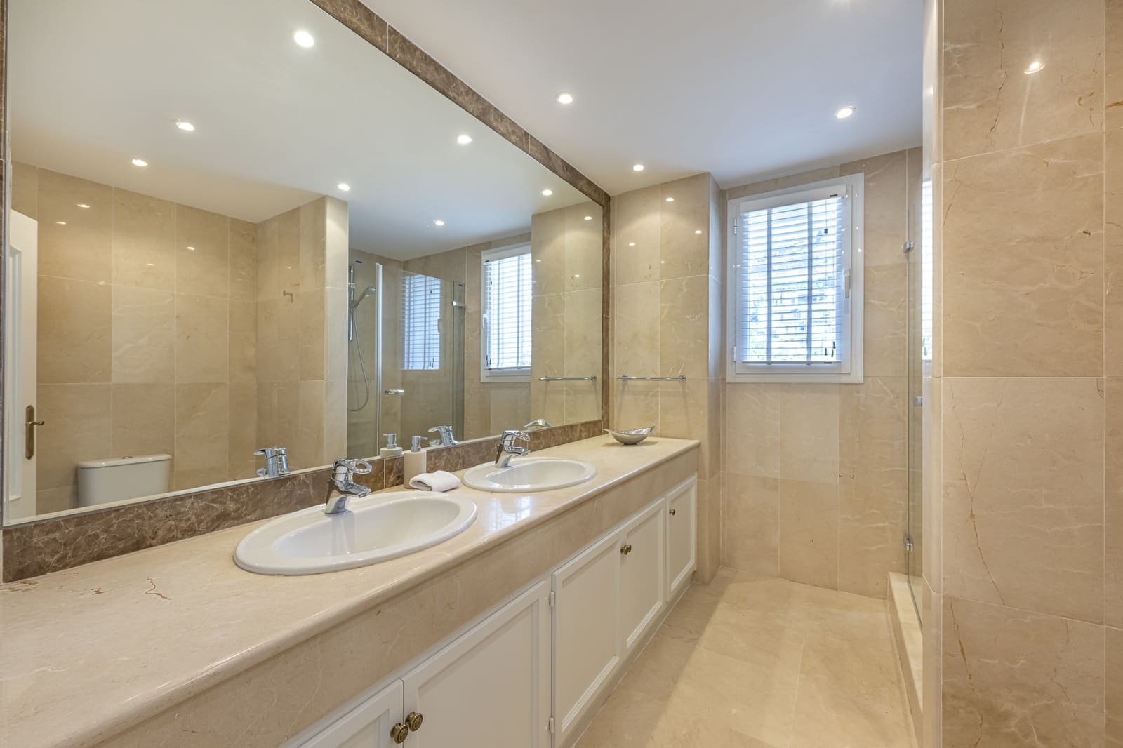 5 Zimmer Villa zu verkaufen in Benahavis mit Pool Garage - 2.895.000 € (Ref: 9266777)