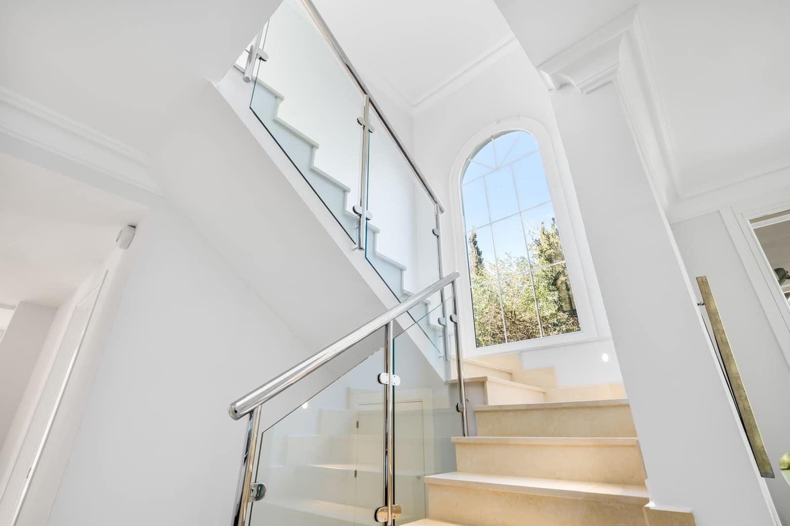 4 Zimmer Villa zu verkaufen in Marbella mit Pool Garage - 4.750.000 € (Ref: 9266779)