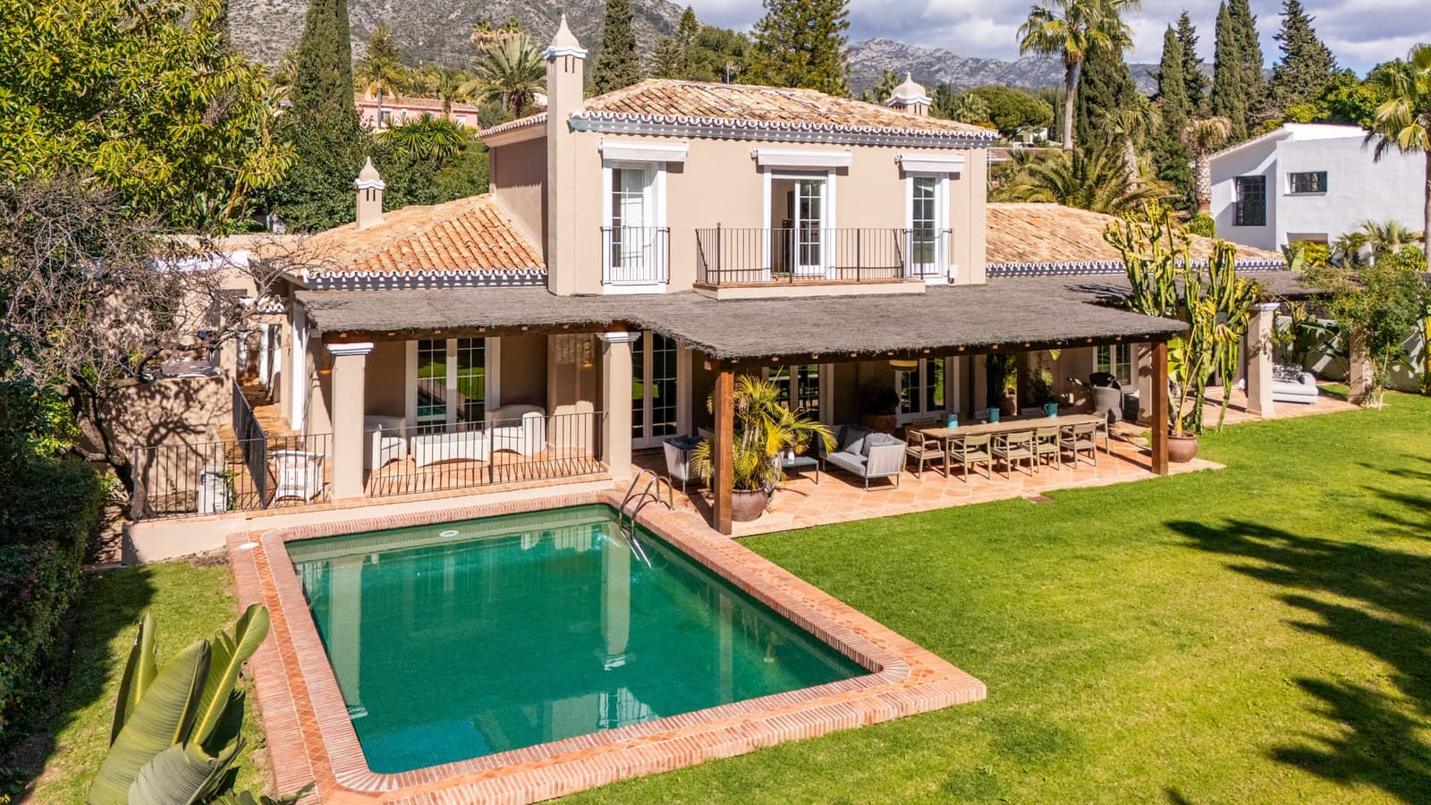 4 Zimmer Villa zu verkaufen in Marbella mit Pool Garage - 4.750.000 € (Ref: 9266779)