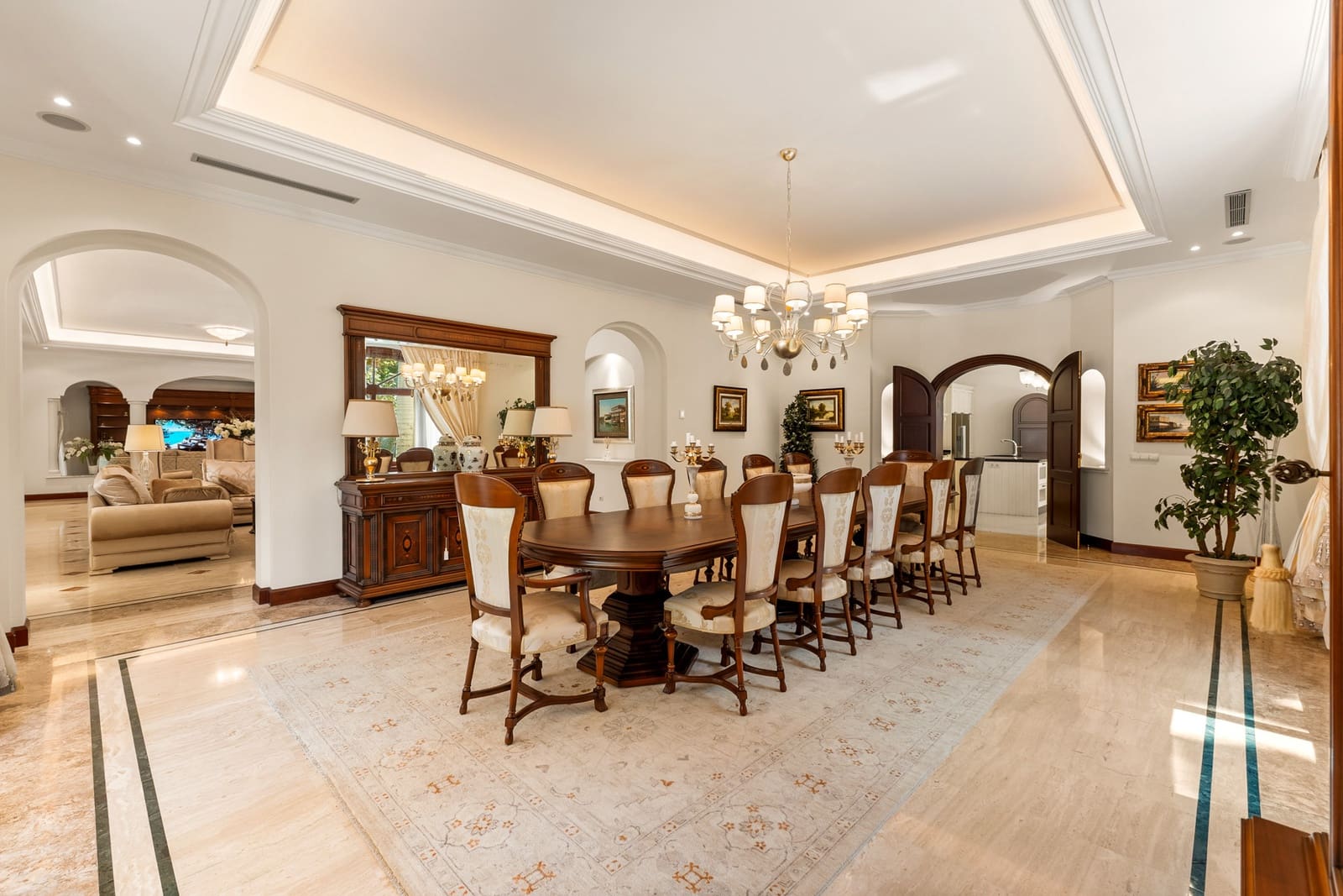 8 soveværelse Villa til salg i Guadalmina med swimmingpool garage - € 9.700.000 (Ref: 9266780)